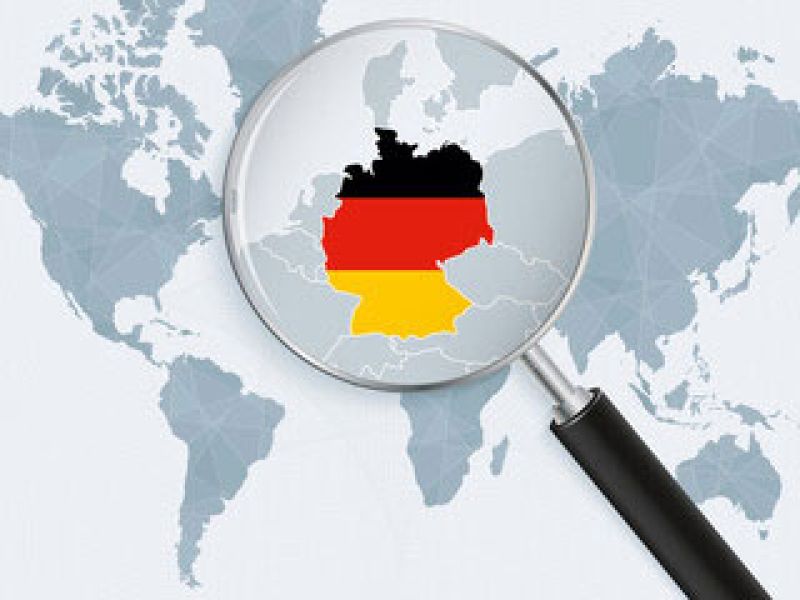 Weltkarte vergrößerter Auschnitt mit Lupe auf Deutschland